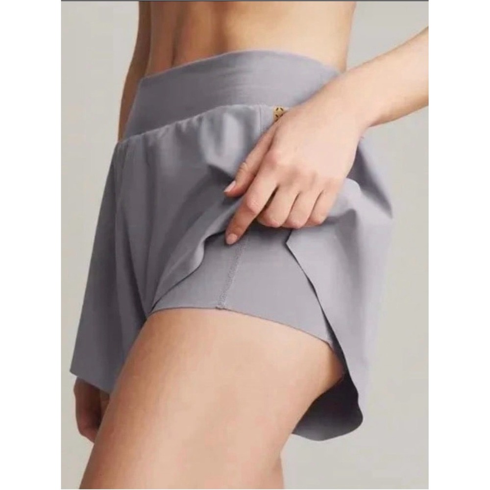 Rhone Breakaway Athletic Short grey silver Size large NEW